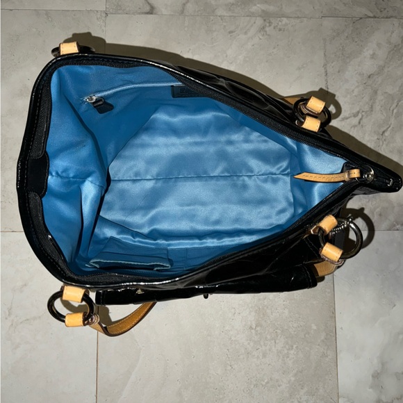 COACH SIGNATURE EMBOSSED LEAH PATENT LEATHER TOTE - Picture 7 of 11